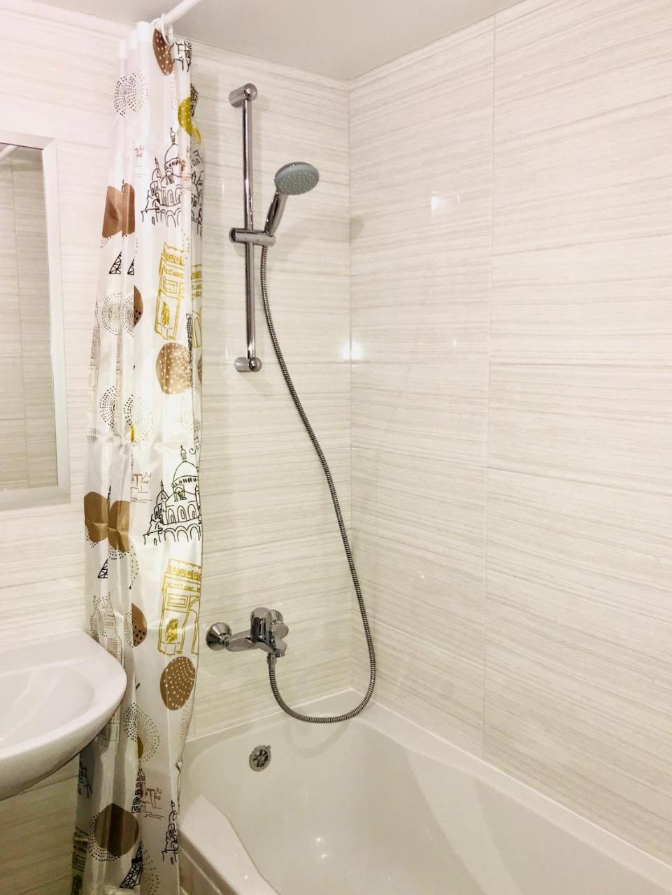 Obolon Metro Station Apartment Kiev Ngoại thất bức ảnh