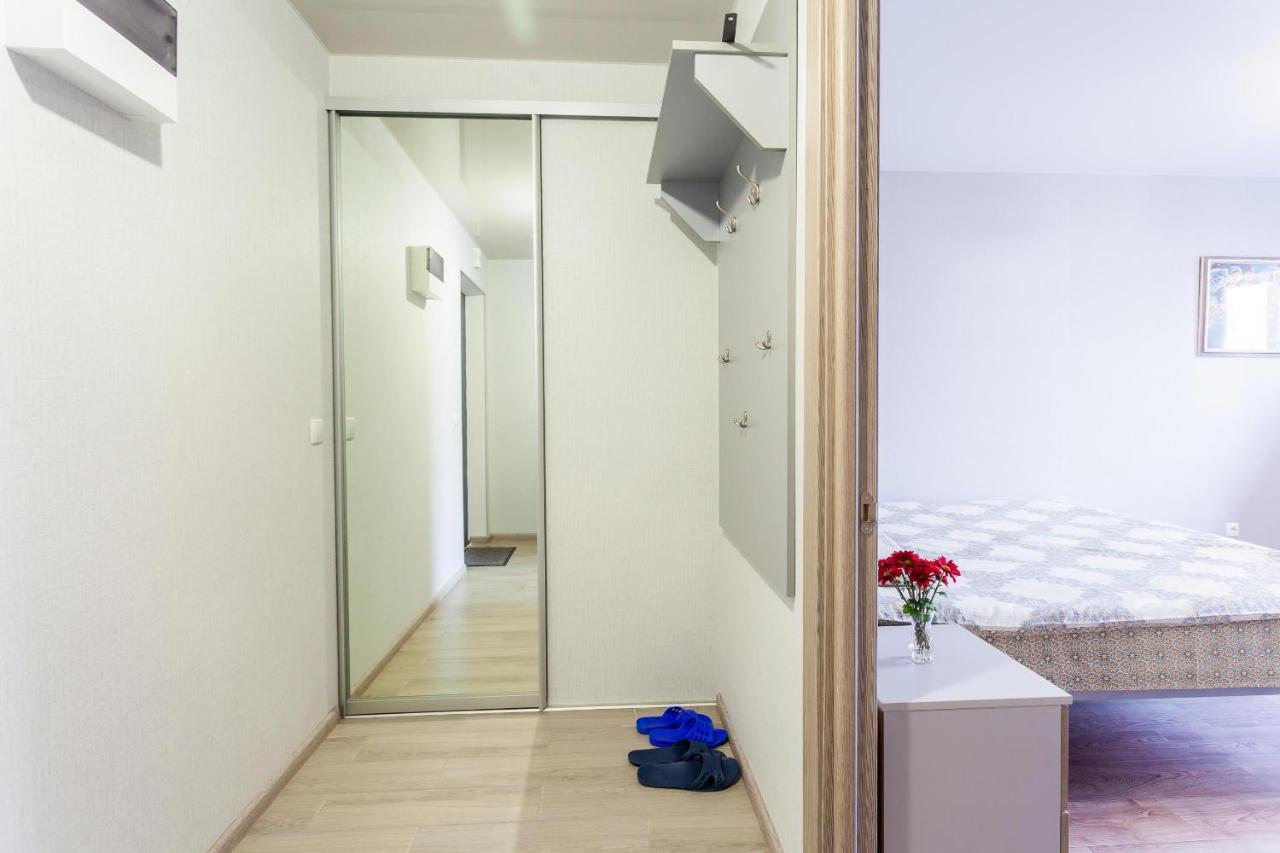 Obolon Metro Station Apartment Kiev Ngoại thất bức ảnh