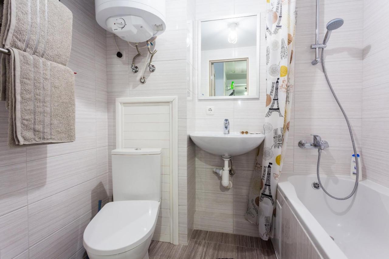 Obolon Metro Station Apartment Kiev Ngoại thất bức ảnh