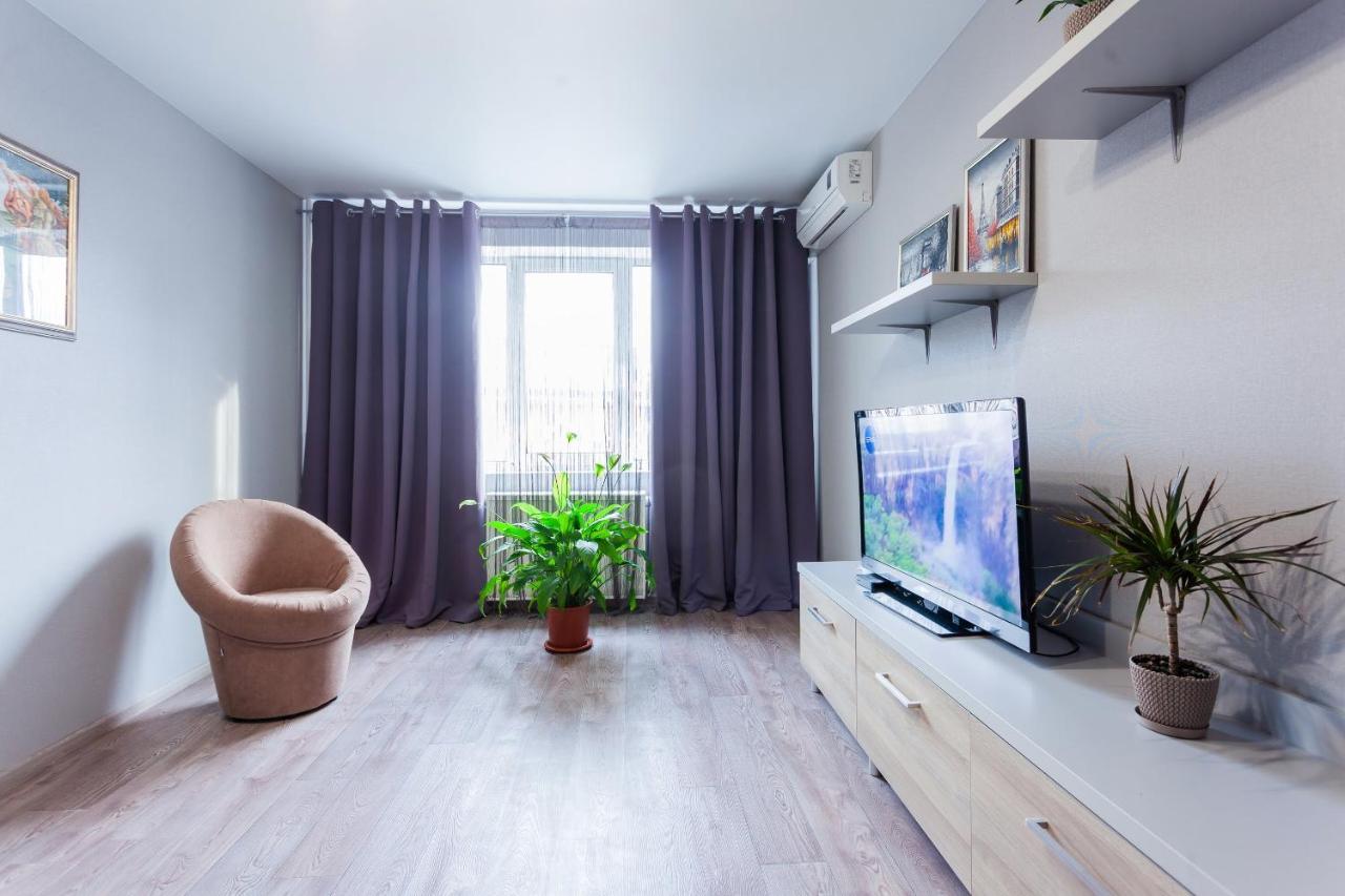 Obolon Metro Station Apartment Kiev Ngoại thất bức ảnh